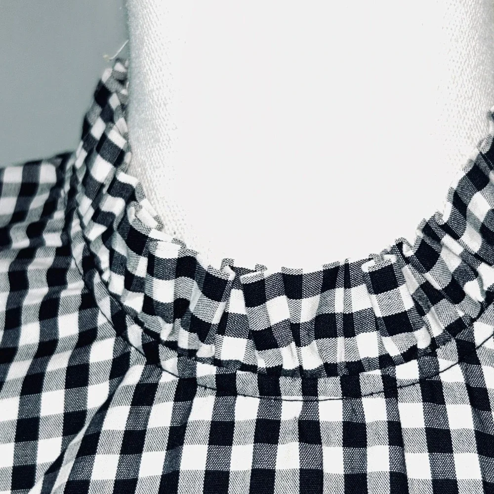 Zara Black and White‎ Gingham Plaid Ruffle Neck Smocked Cuff Blouse Small